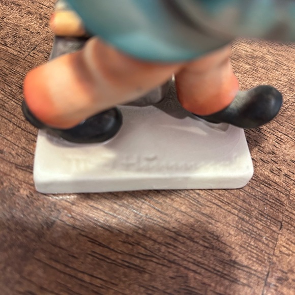 Goebel Hummel "Merry Wanderer" figurineHUM 11/0 - Picture 4 of 6